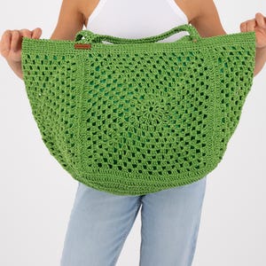 Handgemachte Grüne Oma Quadrat Design Gehäkelte Einkaufstasche, umweltfreundliche Strandtasche - Große Sommerhandtasche, Gestrickte Tasche aus Papiergarn für Frauen