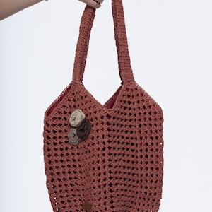 Handgemachte Zimtpapiergarn-Einkaufstasche - Stilvolle gehäkelte Schultertasche in Tulpenform mit Futter, einzigartig und funktionell, perfekt für den täglichen Gebrauch