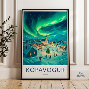 Scena del villaggio dell'aurora boreale, Kópavogur Islanda Wall Art, Stampa del paese delle meraviglie invernale festivo, Arte cittadina di Natale accogliente, Decorazioni per le feste