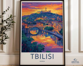 Arte mural con paisaje urbano al atardecer en Tbilisi, Georgia, reflejos coloridos de la ciudad por la noche, obras de arte de Tbilisi, impresión panorámica vibrante de Tbilisi