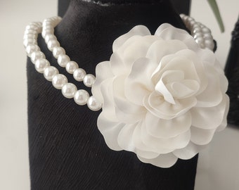 Collana girocollo rosa perla, collana di fiori color crema, collana di perle per donne, collana girocollo, girocollo di fiori di rosa bianca, girocollo per regalo