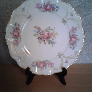 Edelstein vintage porcelain serving plate, pastry plate, ornate plate. Maria Theresia. Bavaria. Brand 1929-1972. 26 cm.