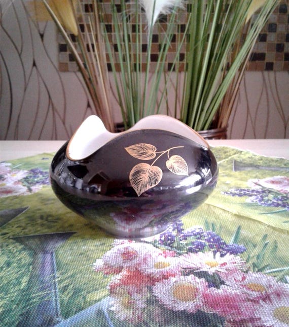Hutschenreuther Porcelain Vase. Brand: 1948-1955