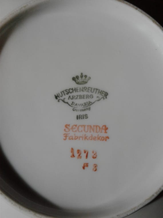C.M. Hutschenreuther Porcelain Lidded Box/bonbonniere, Arzberg Bavaria Iris Secunda Factory Decor. Mark: 1928-1963