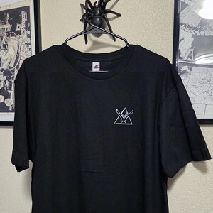 Spartan Noble Team Emblem + Remember Reach Screen Printed Shirt / Custom Halo & Halo Reach Video Game Art + Clothing