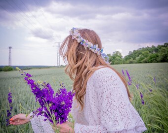 Delicada flor azul y rosa y corona de pelo de flores secas, boda boho, tocado de pelo floral, accesorio del día de la boda, corona de pelo de sesión de fotos