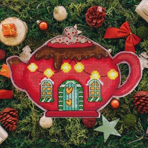 Korsstygnsmönster för jultekanna | Korsstygn för vintern | Broderi för högtider | Juldekorationer | PDF och SAGA | Nedladdningsbart PDF-diagram