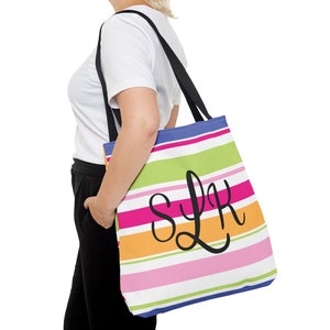 Tragetasche mit Monogramm, Gestreift Sommer Tragetasche, Brautjungfer Geschenk, personalisierte Name Tragetasche, kleine mittelgroße große Strand Pool Alltag, tragen alle
