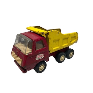 Camión volquete Tonka vintage, pequeño, rojo y amarillo, de acero prensado, década de 1970, fabricado en EE. UU.