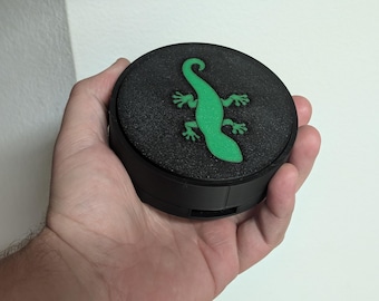 The Lizard Button: USB-C Rechargeable