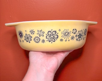 Vintage Pyrex Pressed Flowers Casserole Dish