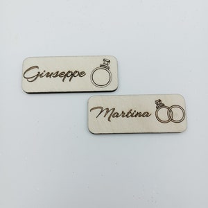 Personalisierte Holz-Tischkarten mit Namen zur Sitzordnung der Gäste | Hochzeitsplaner, Events