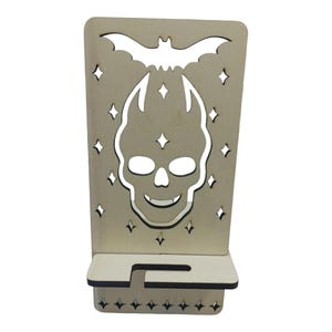 Unieke houten smartphonestandaard met spookachtige motieven