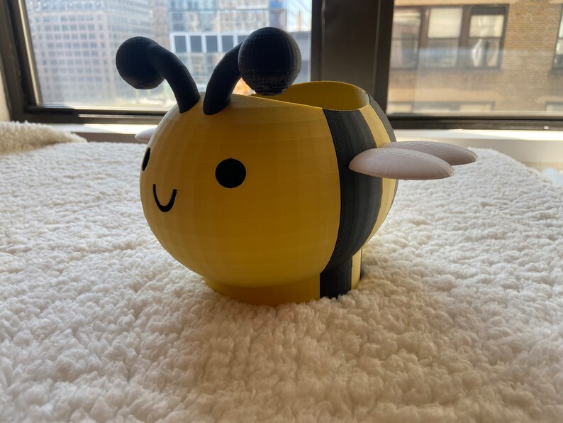 Happy Bee Planter image 2