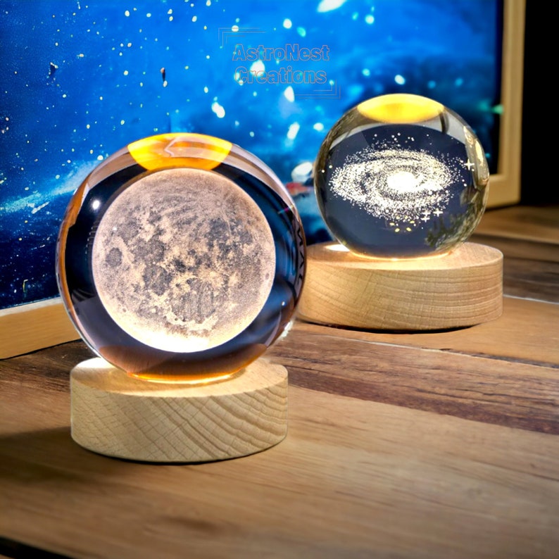 3D Kristallkugel Nachtlicht Mit Holzsockel - USB Mondlampe & Raumdeko