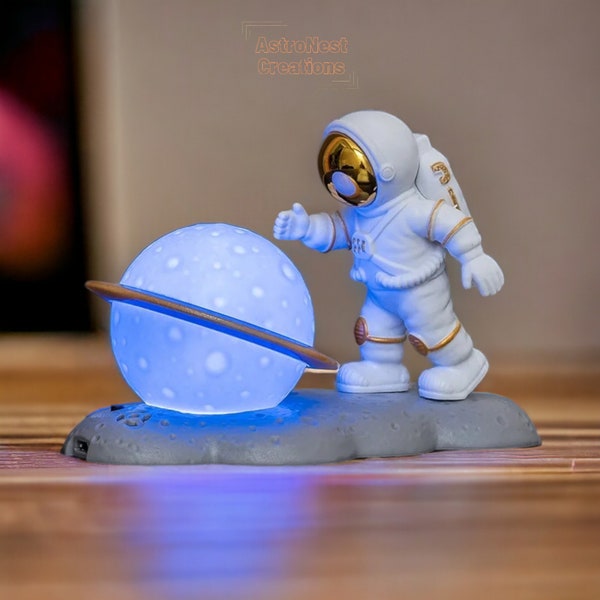 Astronaut Reading Table Night Light | Saturn Desk Lamp | Unique Bedside Nightlight | Space Man Decoration | Birthday Gift | Gift for Kids