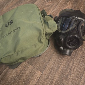 Genuine US Military M40 Gas Mask w/ Chemical Biological Canister, Carrying Bag