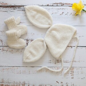 Ropa de punto para recién nacidos de 0 a 3 meses / Juego de 2 / Gorro blanco roto Calcetines / Traje para niñas / Traje de niño / Regalo para recién nacidos imagen 4