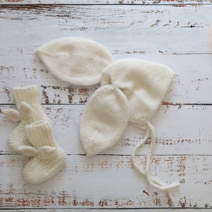 Ropa de punto para recién nacidos de 0 a 3 meses / Juego de 2 / Gorro blanco roto Calcetines / Traje para niñas / Traje de niño / Regalo para recién nacidos imagen 9