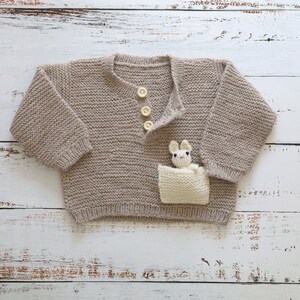 Pull tricoté main pour enfant Ensemble beige pour bébé fille Ensemble pour bébé garçon Cadeau pour nouveau-né Pull de Pâques Pull lapin image 7