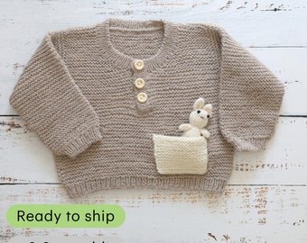 Pull fait main pour bébés de 6 à 9 mois | Ensemble beige grisâtre pour bébé fille | Ensemble pour bébé garçon | Cadeau pour bébé