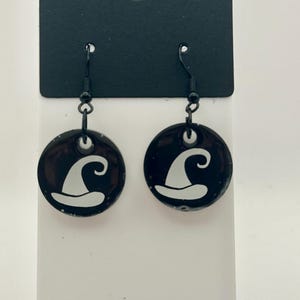 Witch&#39;s Hat Dangle Earrings