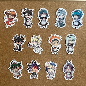 Puede incluir: Un conjunto de 12 pegatinas de personajes de estilo anime con personajes en atuendos de sirvienta. Las pegatinas est&aacute;n impresas en papel blanco y tienen un acabado brillante.