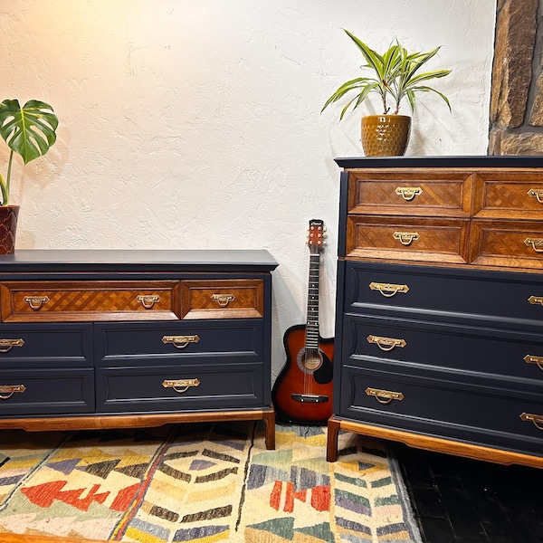 SOLD!! Vintage Thomasville Dresser Set