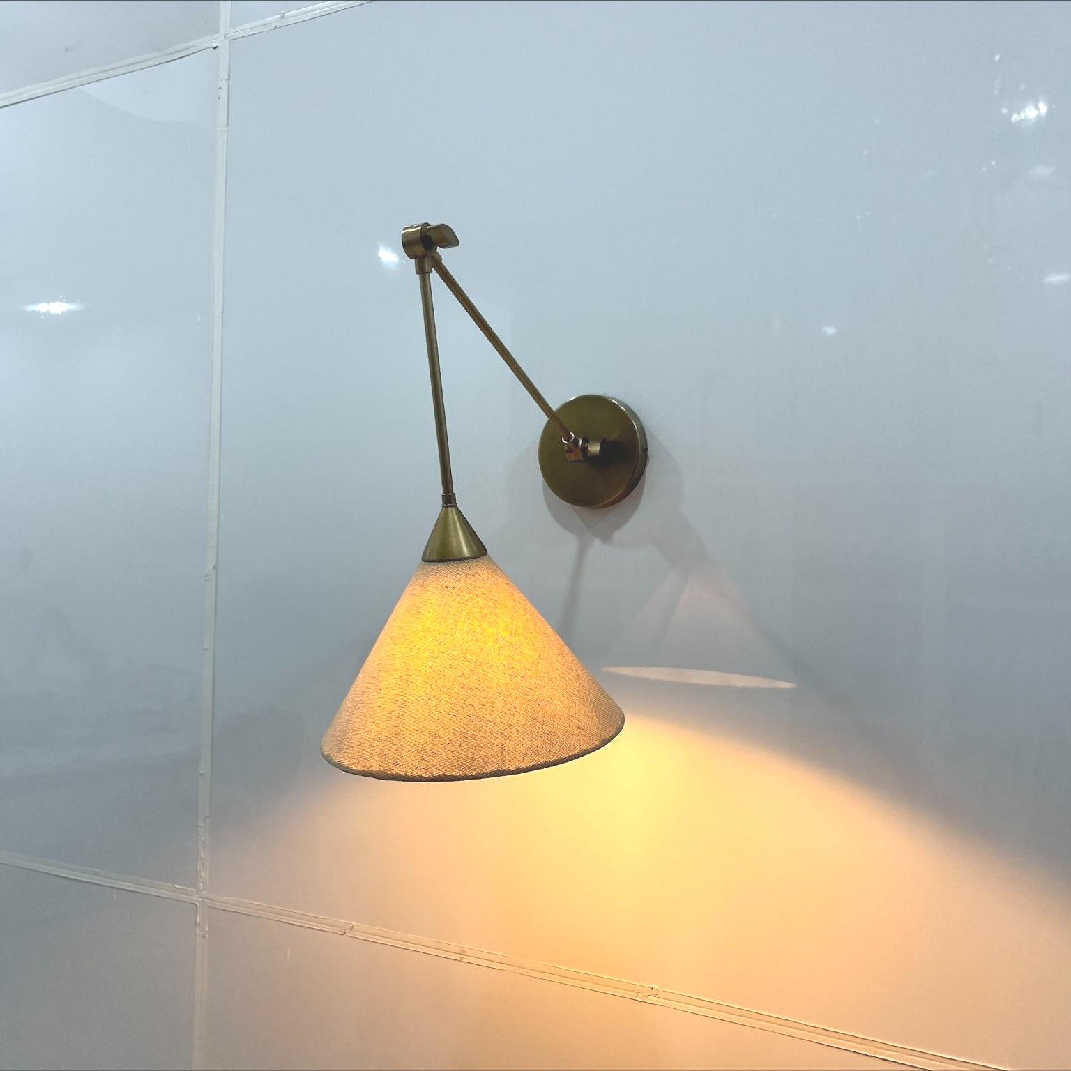 Aplique de pared con pantalla de tela, lámpara de pared larga, accesorio de iluminación para baño, tocador y dormitorio.