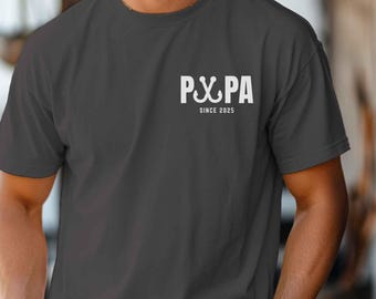 ポケットフィッシングパパとカスタムイヤーTシャツ、父の日の漁師Tシャツ、コンフォートカラーズ®パパフィッシュシャツ、パパとイヤーTシャツのカスタマイズ
