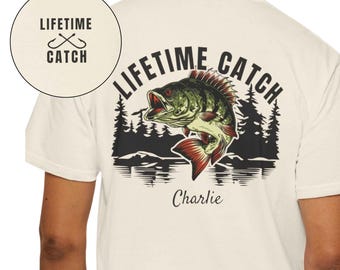 お父さんのためのカスタムライフタイムキャッチフィッシングシャツ、カスタムフィッシャーマンパパTシャツ、父の日のコンフォートカラーTシャツ、息子娘からパパへ