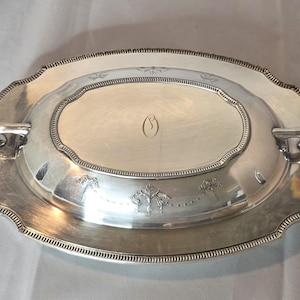 Community Plate Silver-Plated Covered Vegetable Dish (Pattern 11940)