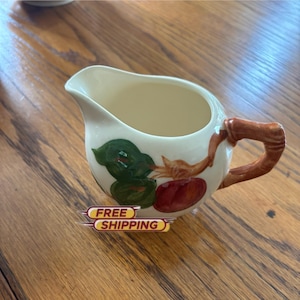 Franciscan CREAMER- collectible pottery, Earthenware, Apples Pattern dishware