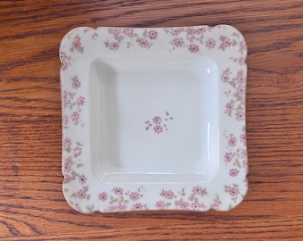 Set of 4 Limoges Plates – Hand Painted Pink Daisies, Gold Trim, Antique French Porcelain- Country Kitchen or Fine China
