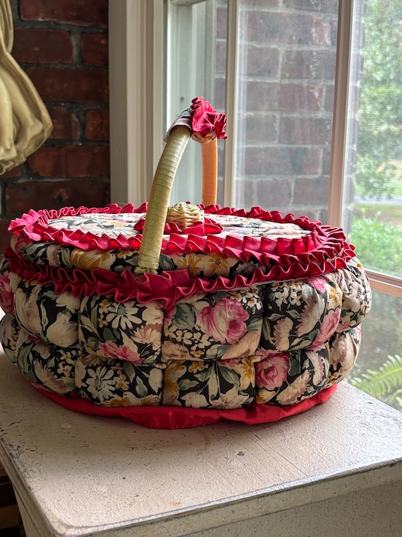 Vintage Floral Chintz Sewing Basket: Kitsch 1980s Collectible- sewing collectible, sewing notions, Country Cottage Farmhouse
