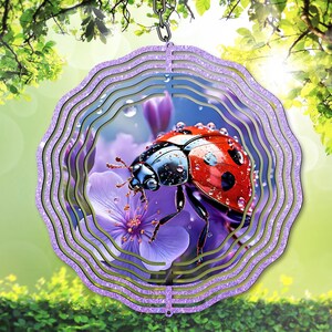 Coccinella Wind Spinner PNG, Download digitale floreale, Decorazione da giardino con glitter viola, Modello di girandola da giardino lilla viola, Regalo fai da te con coccinella floreale