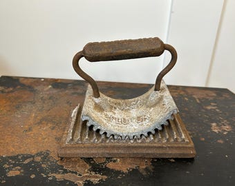 Antique Geneva Hand Fluter Iron | 19th Century Fabric Pleating Tool | Victorian Sad Iron for Ruffles & Collars | Primitive Laundry Decor