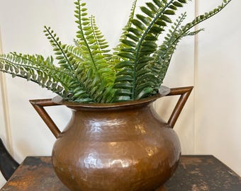 Vintage Hammered Copper Planter Pot, Tripod Footed Copper Cauldron, Mid Century Copper Vessel, Rustic Farmhouse Decor, Cachepot Planter