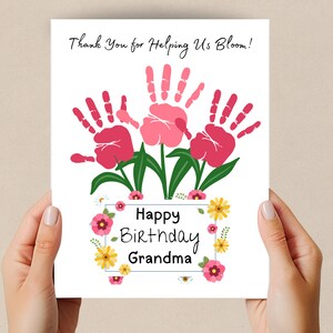 Manualidad de cumpleaños con huellas de manos, arte con huellas de manos de abuela, actividad para bebés en edad preescolar, arte de recuerdo con huellas de manos, manualidad de guardería para cumpleaños de abuela