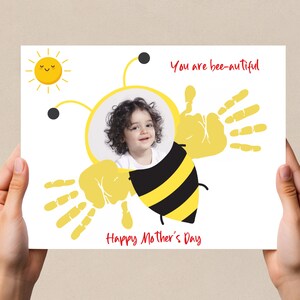 Moederdagcadeau Handafdruk Craft, Photo Craft, Handafdruk Bee Design op maat gemaakte Art Bee met gezicht van je kind.  Bewerken in canvassjabloon