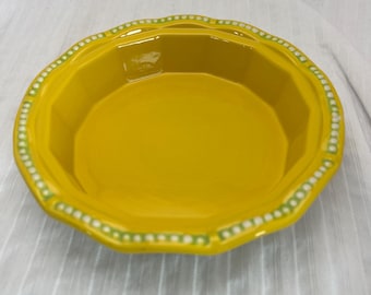 PIE DISH YELLOW Glazed Cooking Dish Basket Weave Sides Oven Safe Round 6.5” with Scalloped Edges Small