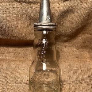 GLASS Quart OIL Bottle BOE Mfg Co. Metal Spout Glass Motor Oil Minneapolis, Minnesota