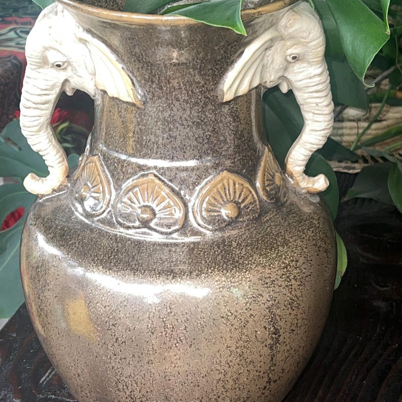 ELEPHANT DECORATED VASE main image 0