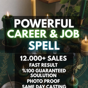 Op de afbeelding: Een verzameling brandende groene en gele kaarsen op een donkergroene ondergrond met een krans, voorzien van de tekst: POWERFUL CAREER & JOB SPELL, 12.000+ SALES, FAST RESULT, %100 GUARANTEED SOULUTION, PHOTO PROOF, SAME DAY CASTING.