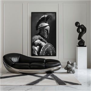 Lienzo guardián del valor en blanco y negro, obra de arte del espíritu guerrero estoico, casco atemporal y decoración de pared de escudo, listo para colgar