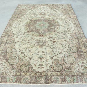 Vintage Turkish Rug 5x9ft 163x260cm