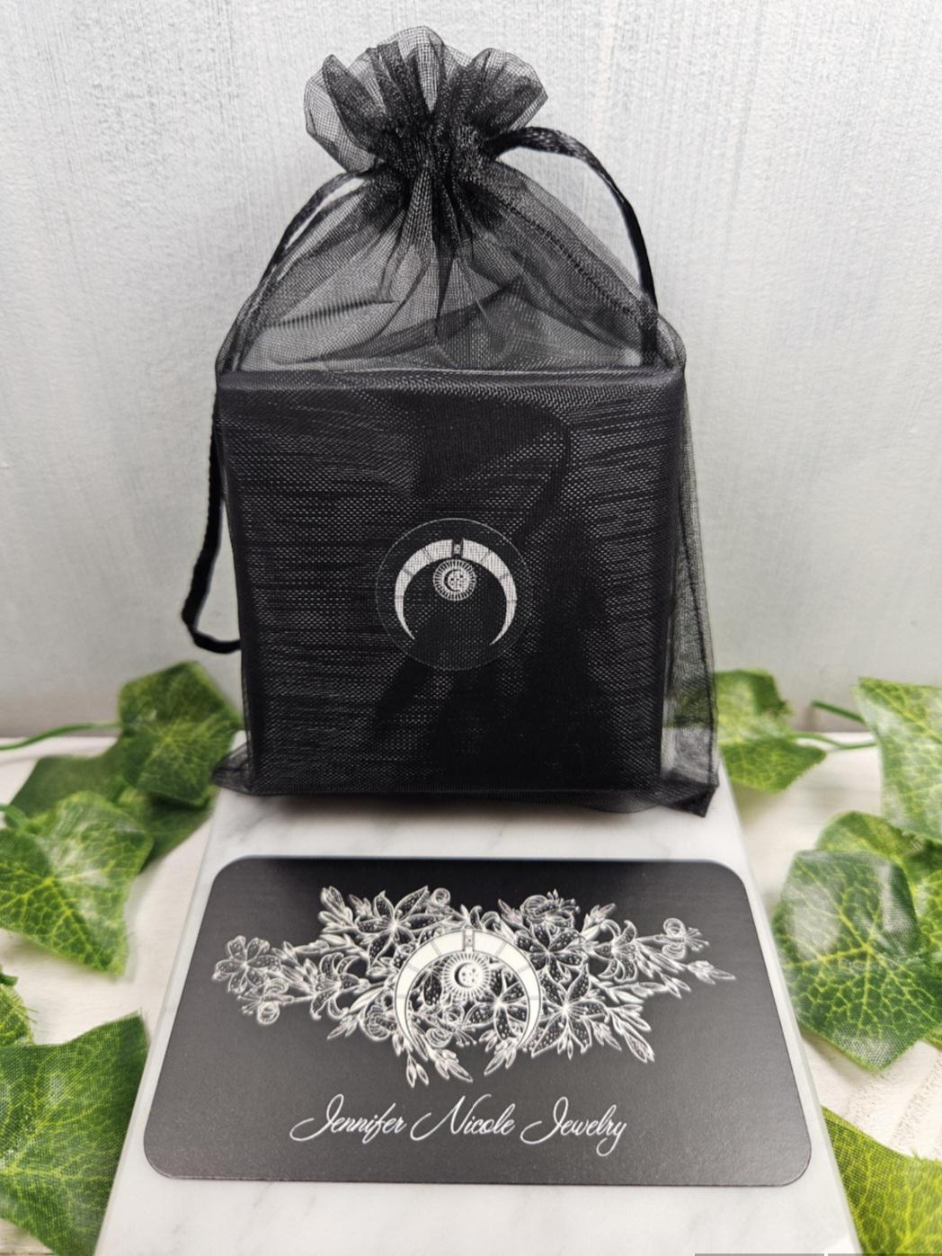 La Dea Spirituale Della Fertilità E La Tripla Luna Wiccan La Spirale Di Vita Morte Rinascita Wicca Pentacle Icona Donna Madre Terra 163007048