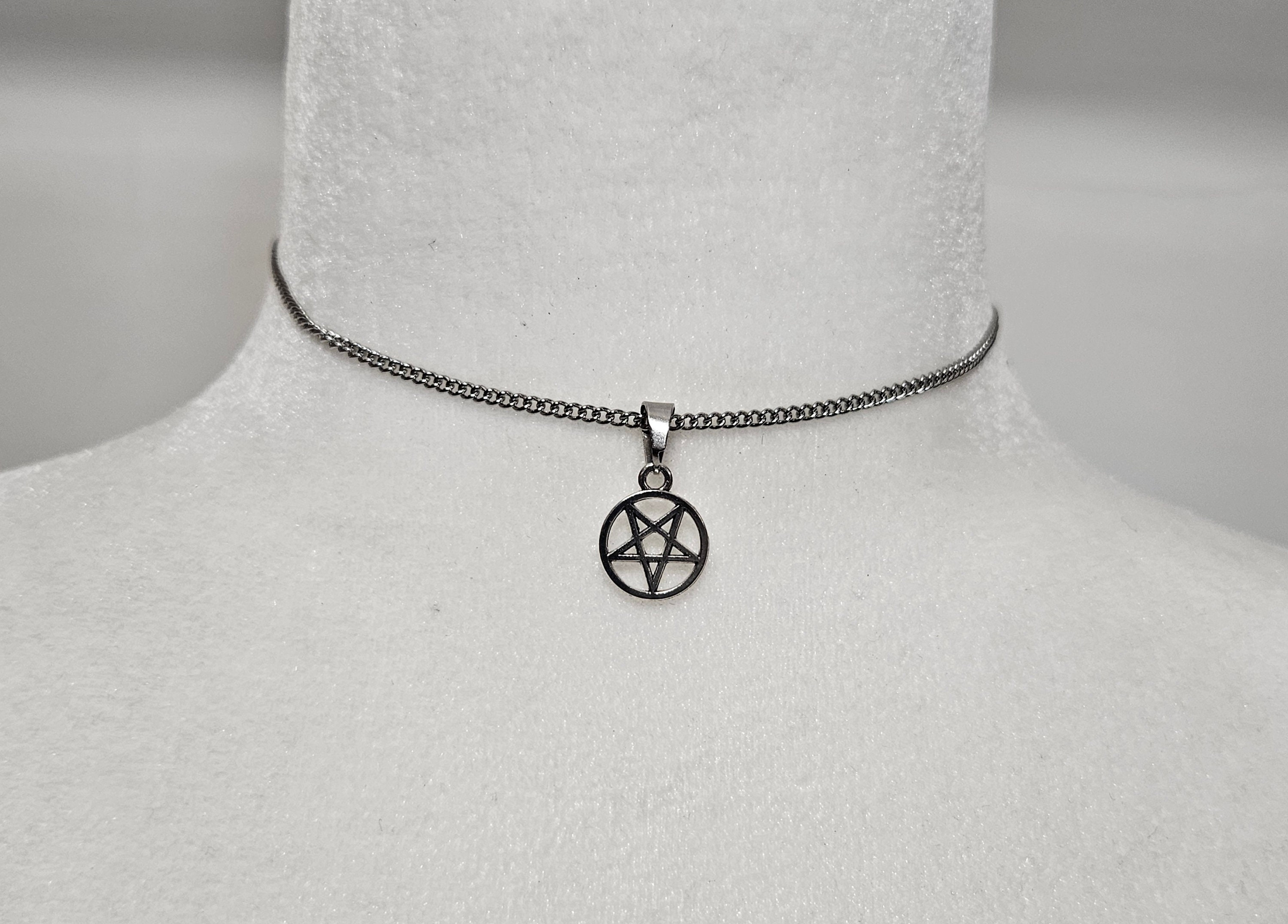 choker pentagram and chains