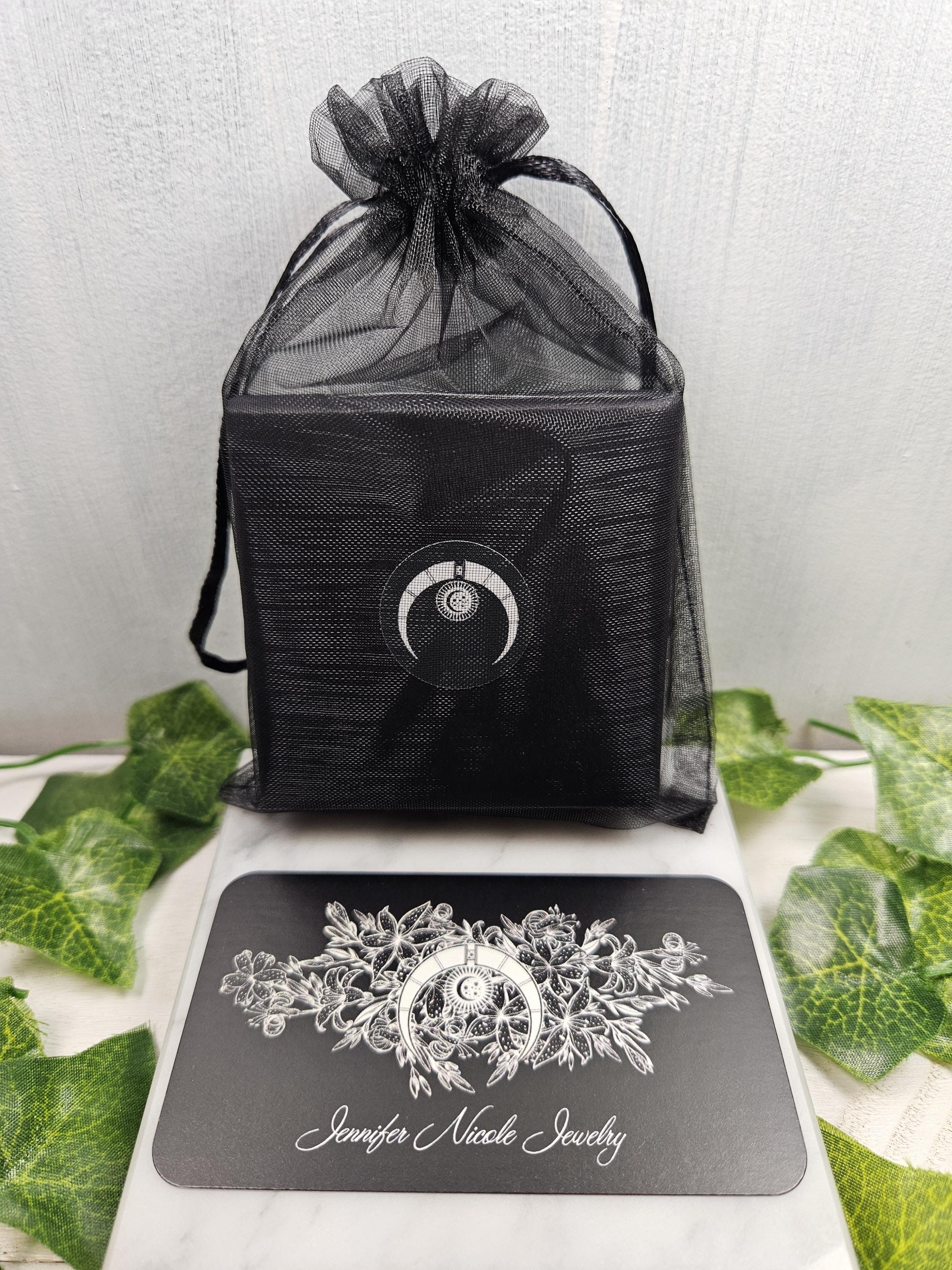 Collier Pendentif En Acier Inoxydable Avec Talisman Découpé Au