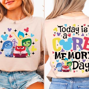 Maglietta &quot;Oggi è un giorno di memoria fondamentale&quot;, maglietta Inside Out, gioia tristezza rabbia invidia vergogna ansia, maglietta Disney Family Vacation 2025, Inside Out Pixar